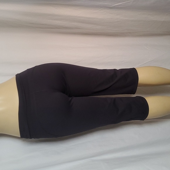 Patagonia Black crop Caprii pants Size L - Picture 4 of 10